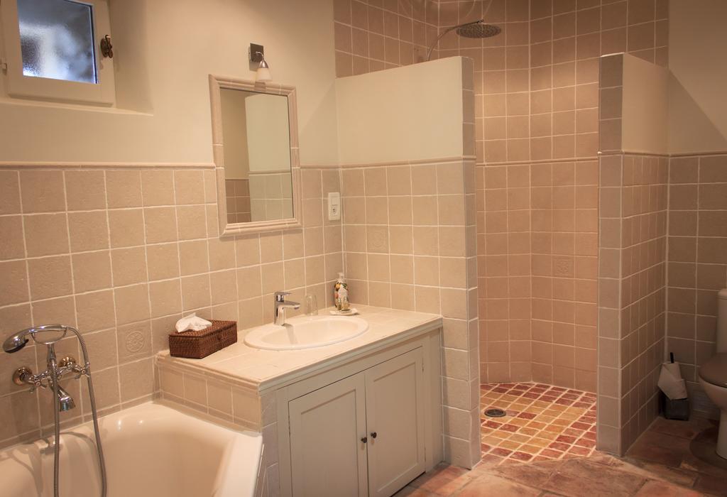 Gite Des Carmes And Spa Льо Тор Екстериор снимка